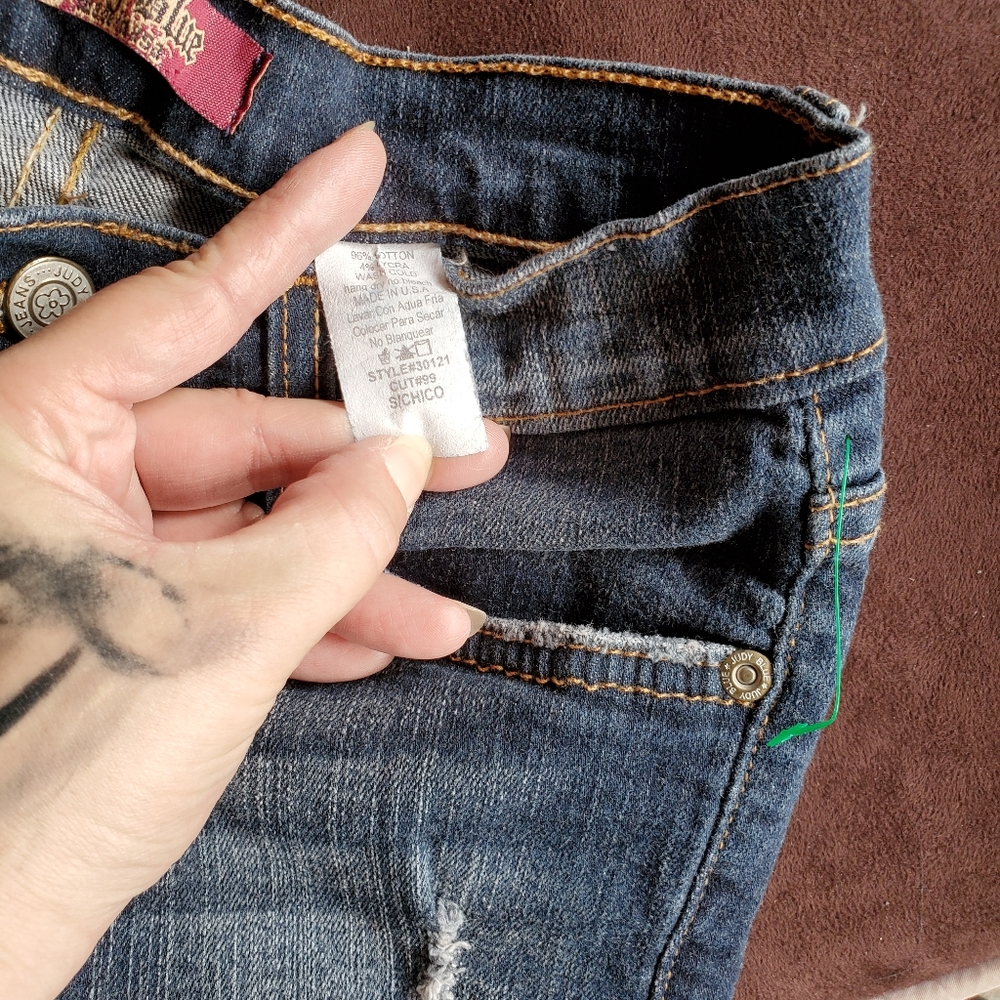 capris - Picture 2 of 3